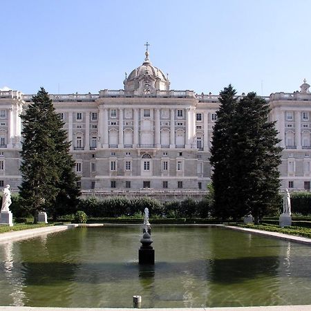 Hostal Berlin Madrid Exteriör bild